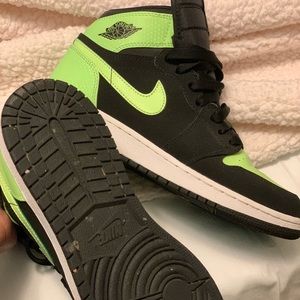 Air Jordan 1 Retro High OG “Ghost Green”